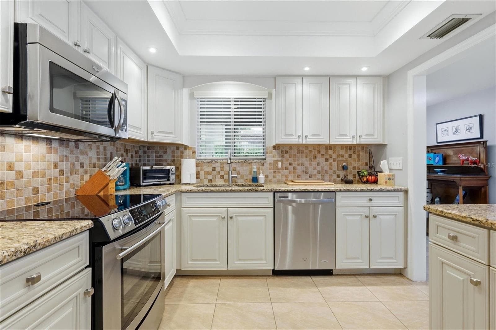 Updated Kitchen - 3944 LAKESIDE RD #160, SARASOTA