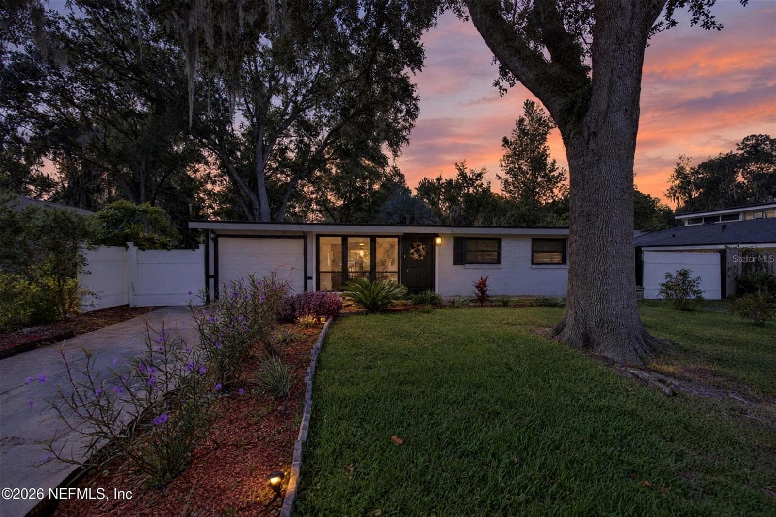 3048 LORMAN DR