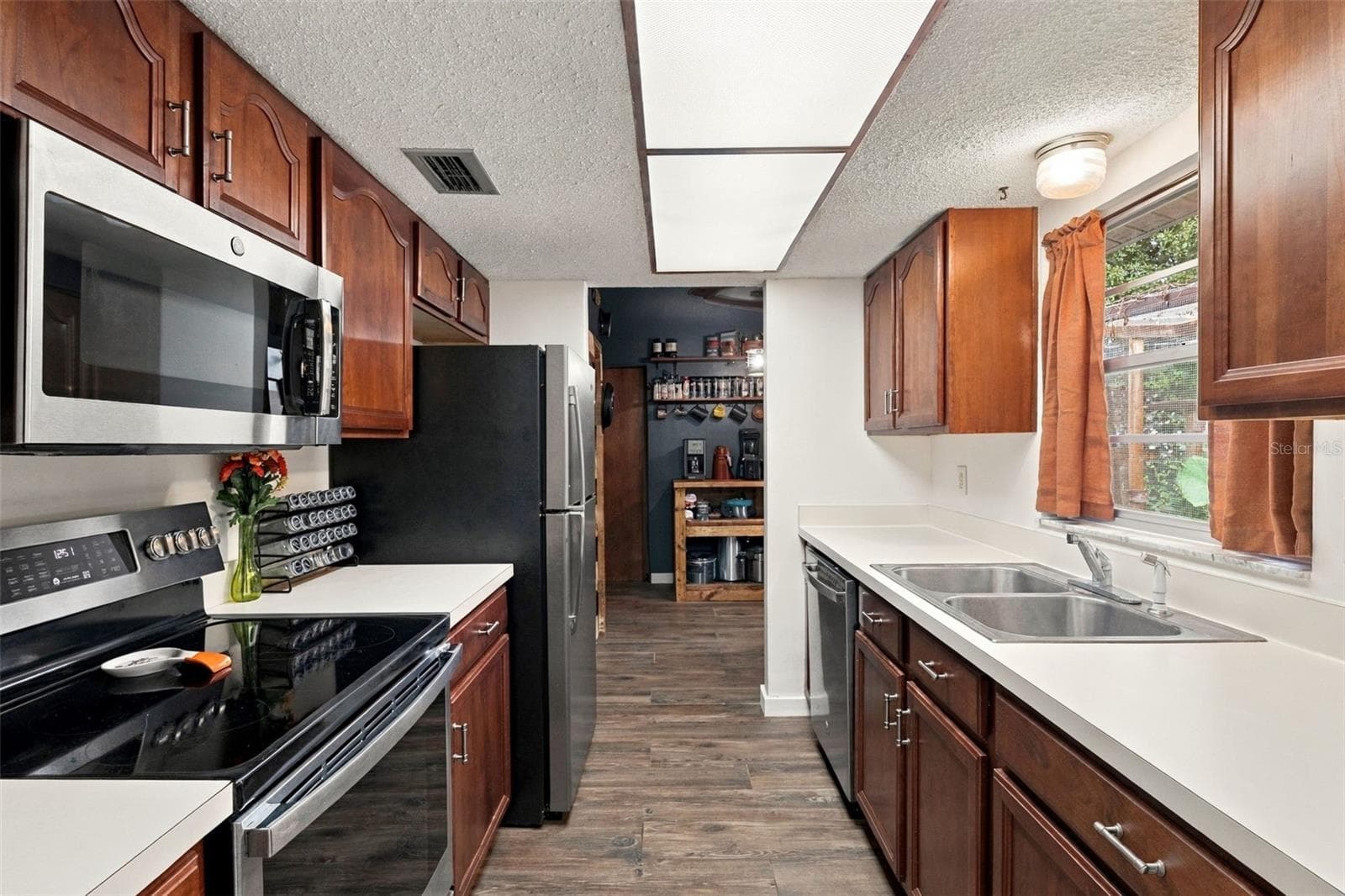 Kitchen - 1085 EAGLES NEST AVE, DELTONA