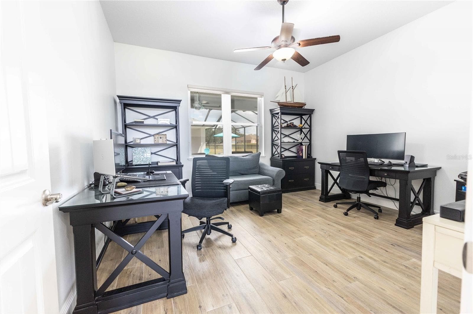 Home office/den - 10640 NE 27TH ST, OXFORD
