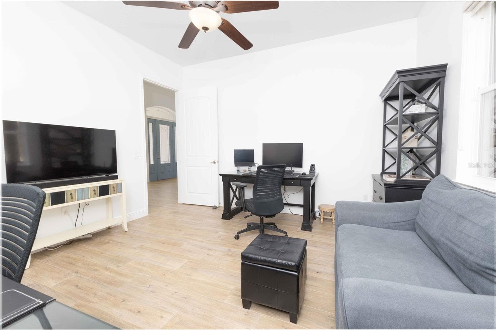 Home office/den - 10640 NE 27TH ST, OXFORD