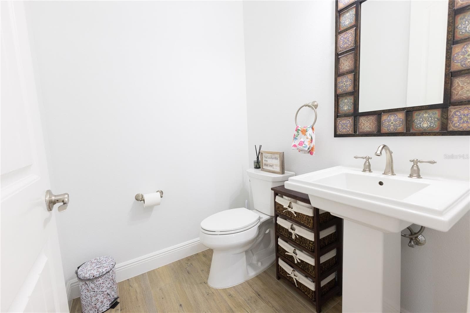 Half bathroom - 10640 NE 27TH ST, OXFORD