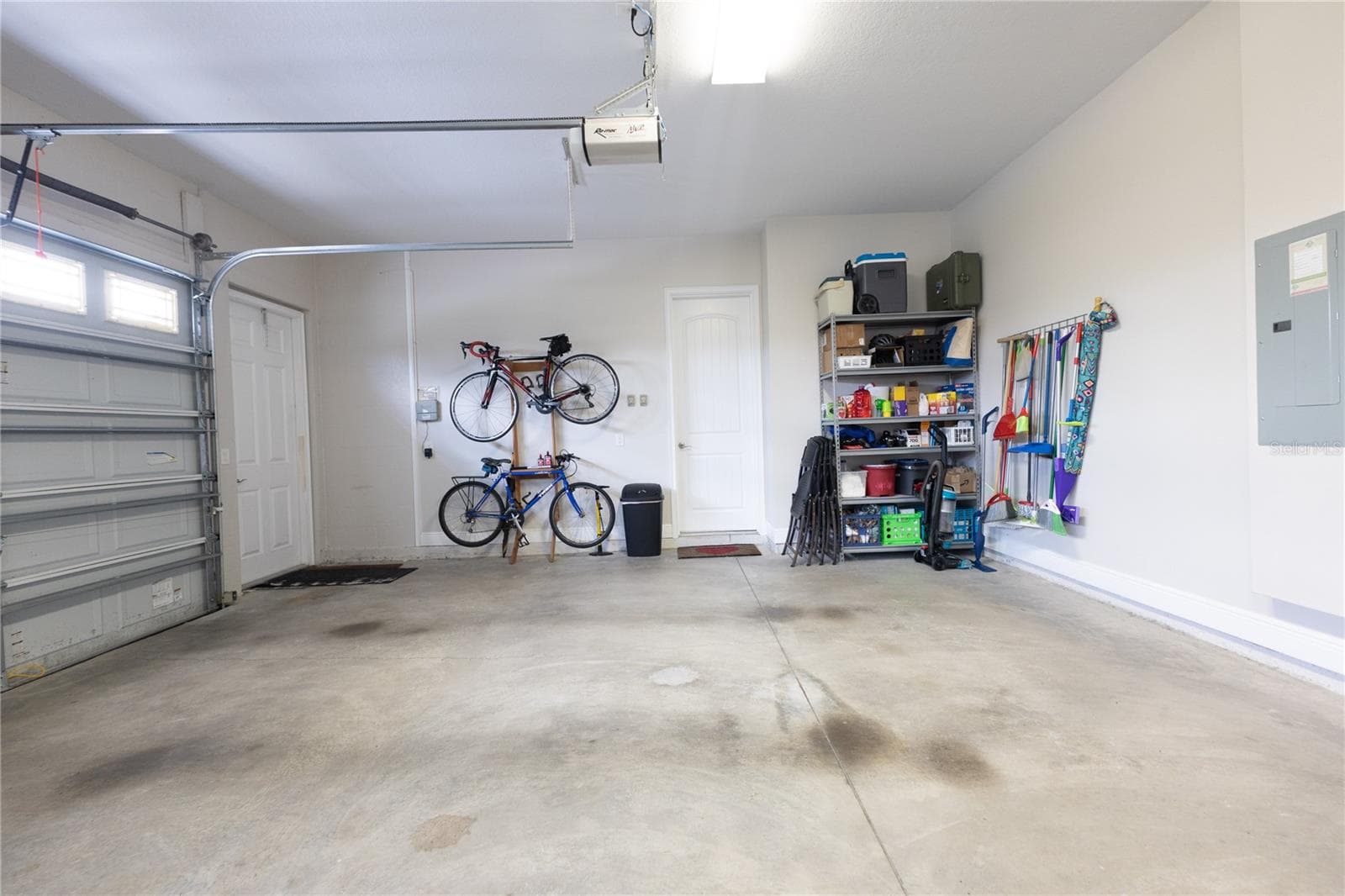 Inside of garage - 10640 NE 27TH ST, OXFORD