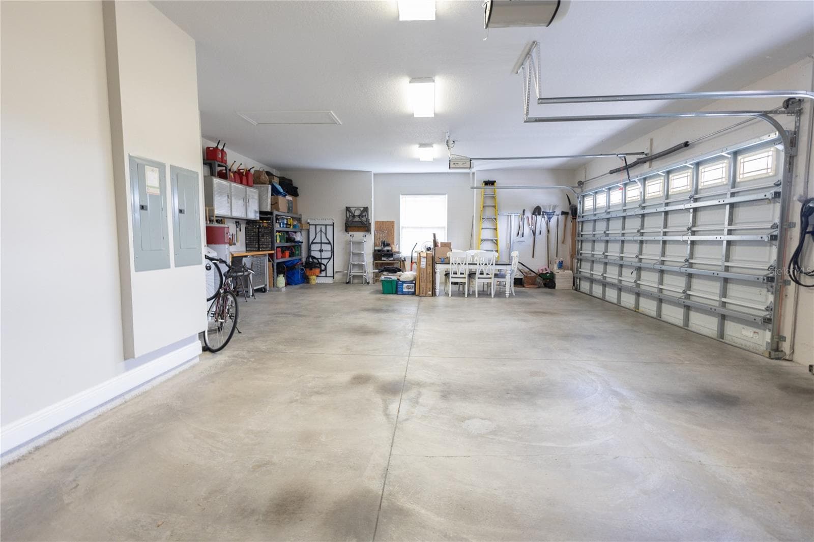 Inside of garage - 10640 NE 27TH ST, OXFORD