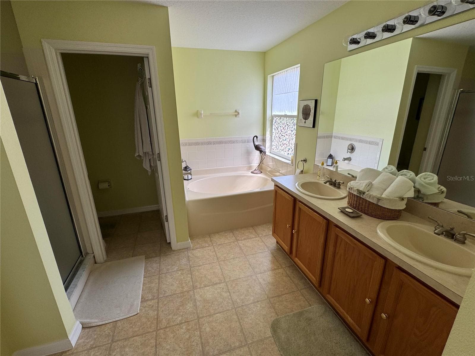 Single Family Residence at 406 WINGATE CIR, OLDSMAR, photo 12 of 18