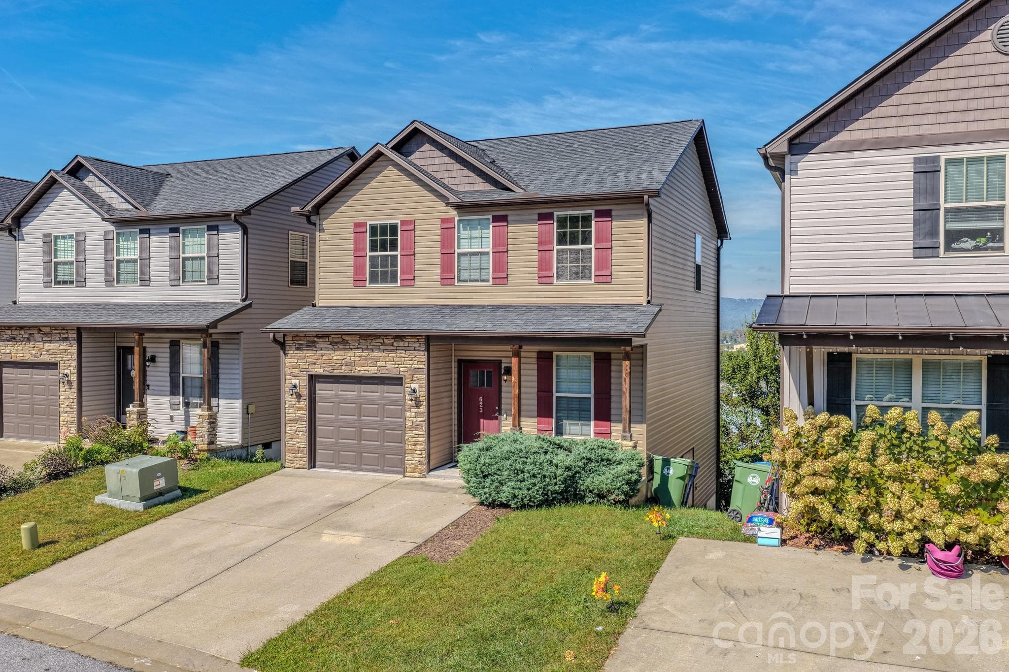Single Family Residence at 623 Cardwell Lane, Fletcher, photo 3 of 39