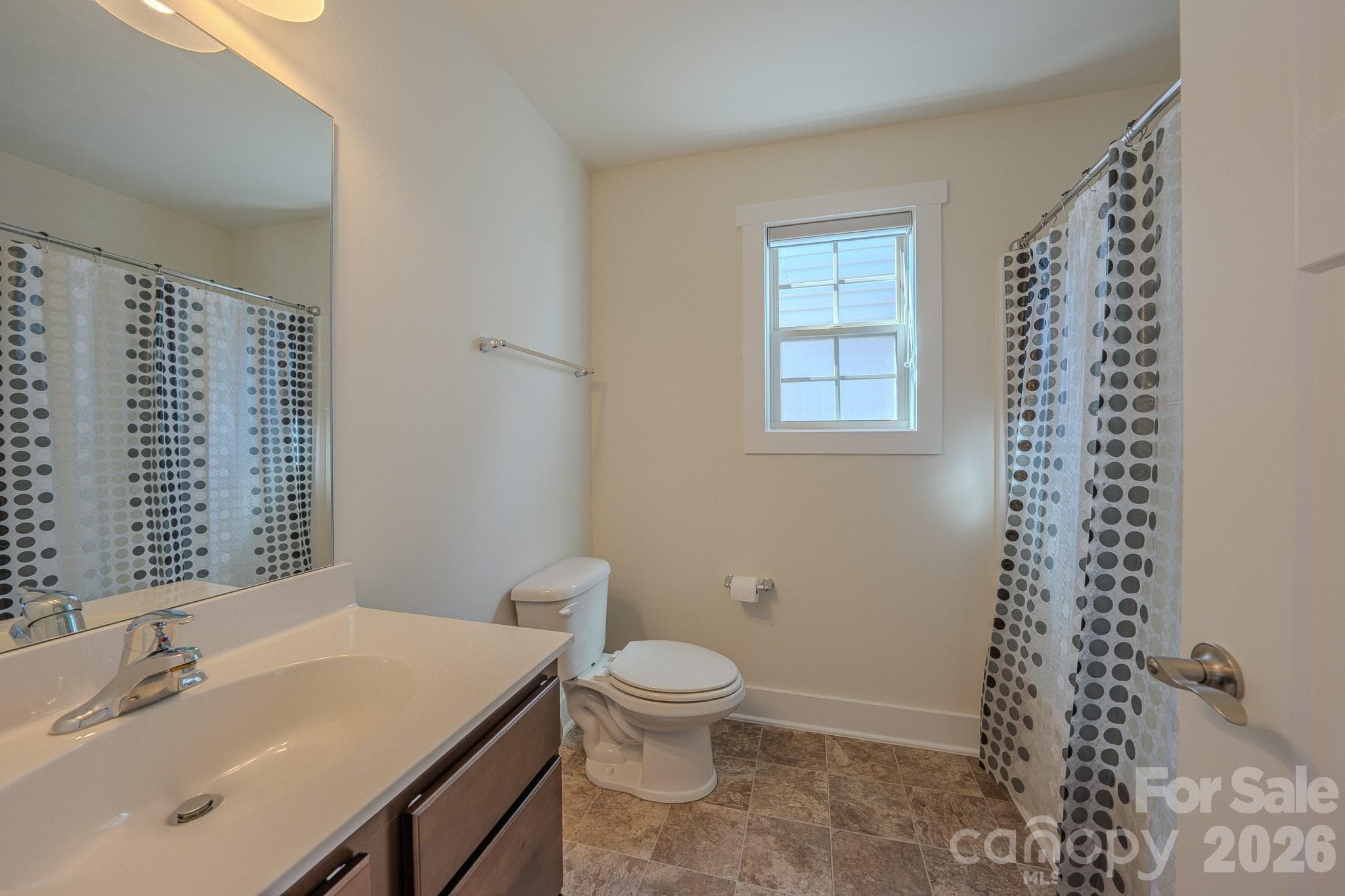 Full Upstairs shared bathroom - 623 Cardwell Lane, Fletcher