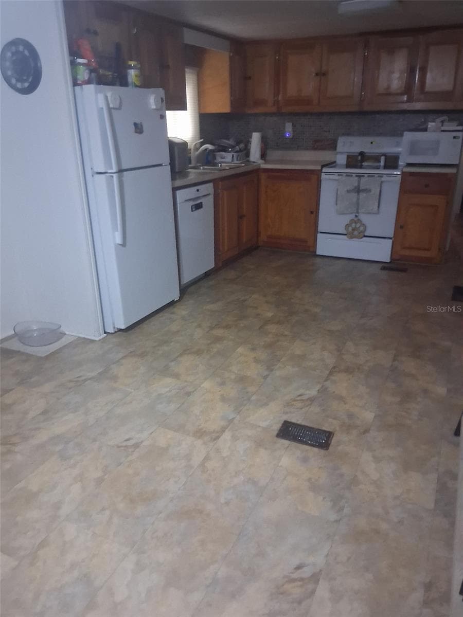 Mobile Home at 6580 SEMINOLE BLVD #110, SEMINOLE, photo 16 of 33