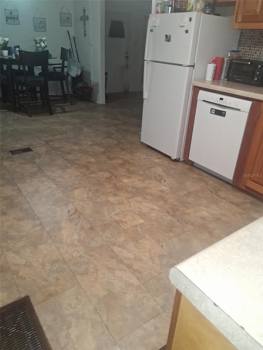 Mobile Home at 6580 SEMINOLE BLVD #110, SEMINOLE, photo 28 of 33