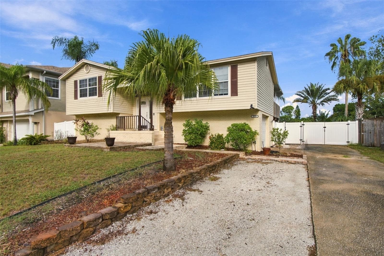 Single Family Residence at 915 LYNNLEA LN, TARPON SPRINGS, photo 5 of 66