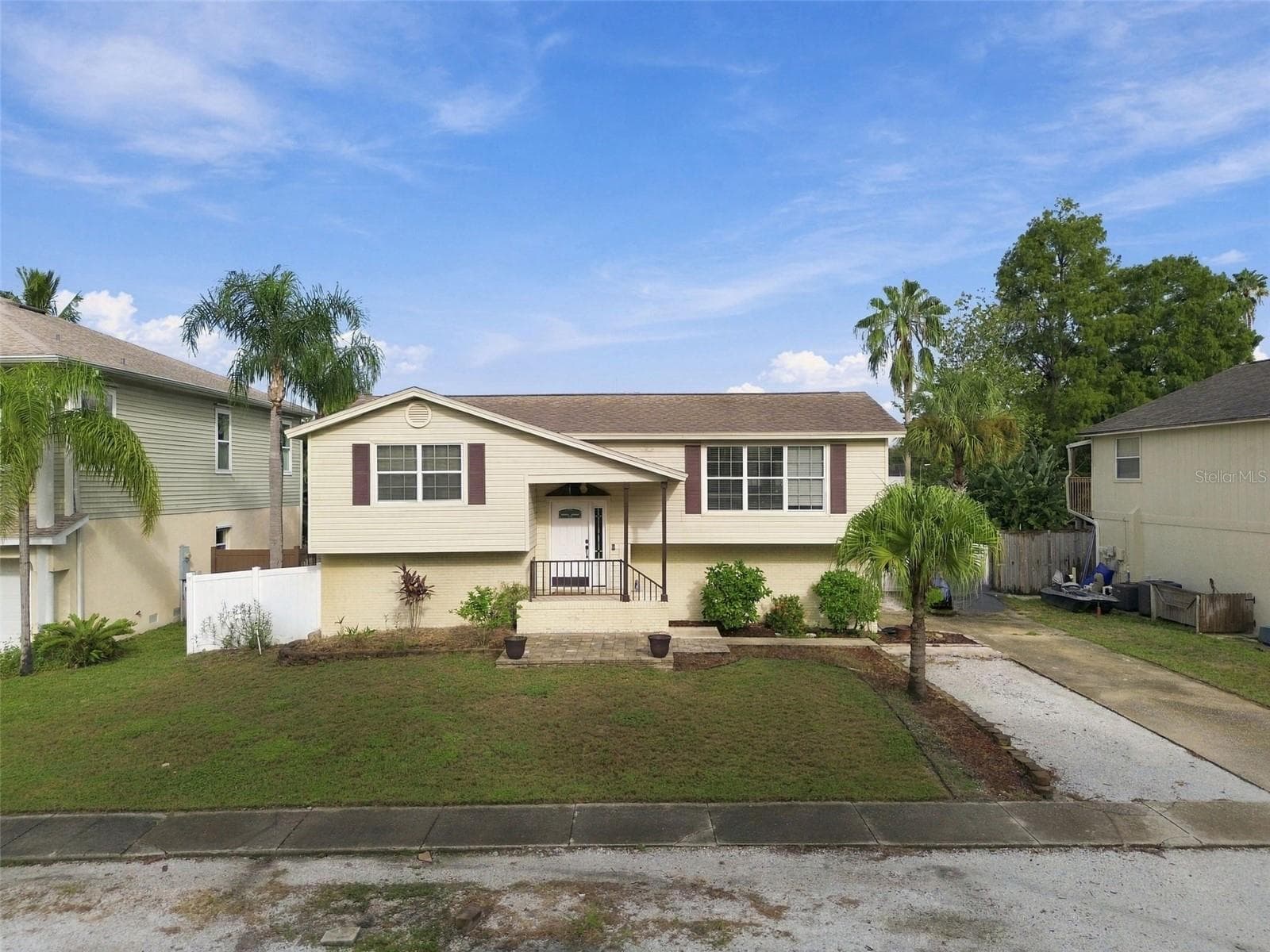 Single Family Residence at 915 LYNNLEA LN, TARPON SPRINGS, photo 7 of 66
