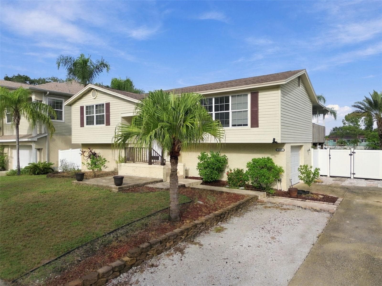 Single Family Residence at 915 LYNNLEA LN, TARPON SPRINGS, photo 11 of 66