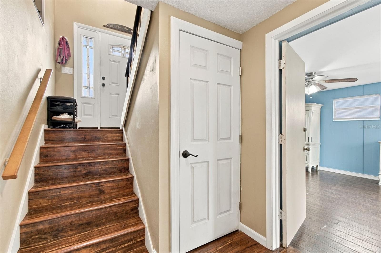 Lower level leading to inside main level - 915 LYNNLEA LN, TARPON SPRINGS