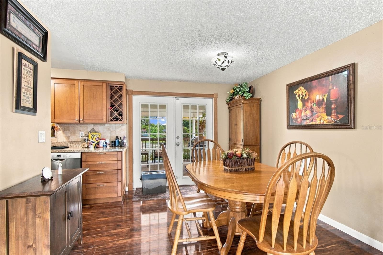 Dining area/kitchen - 915 LYNNLEA LN, TARPON SPRINGS