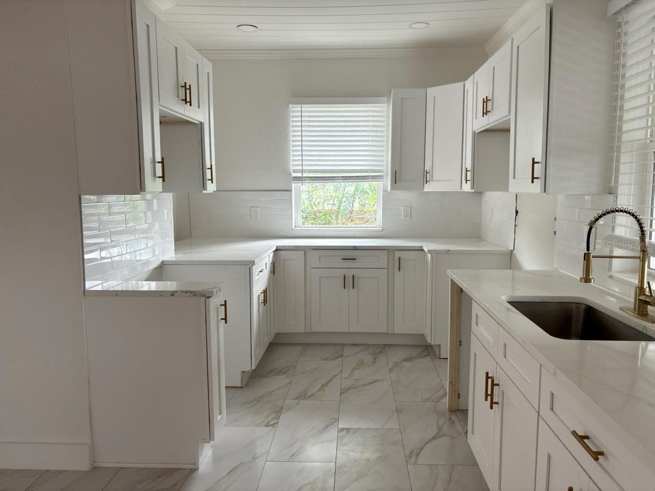 Single Family Residence at 5108 N SUWANEE AVE, TAMPA, photo 13 of 23