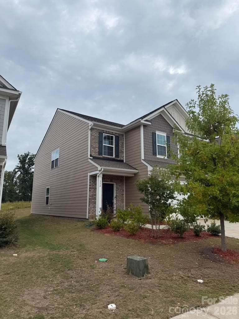 Single Family Residence at 352 Runner Stone Lane, Fort Mill, photo 4 of 36
