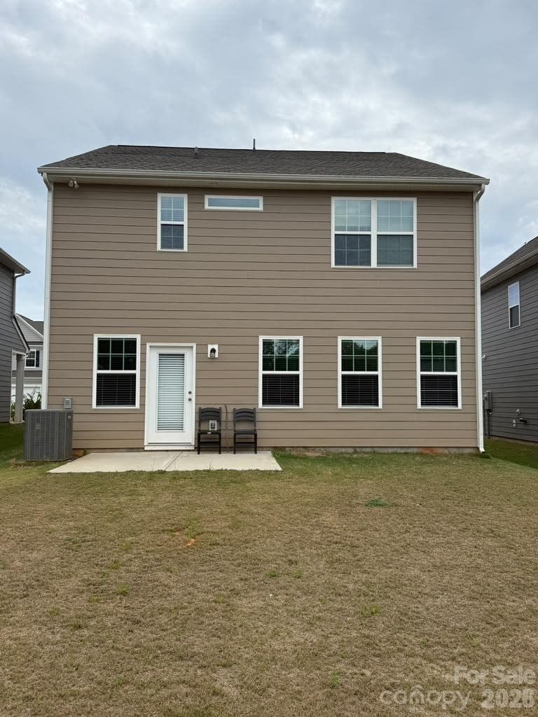 Single Family Residence at 352 Runner Stone Lane, Fort Mill, photo 5 of 36