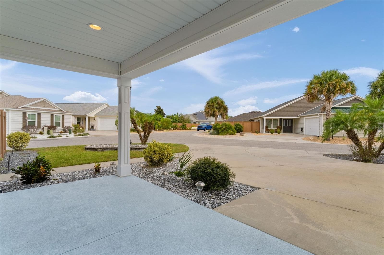 Welcoming front porch on a large corner lot. - 3144 ROBBS RD, THE VILLAGES