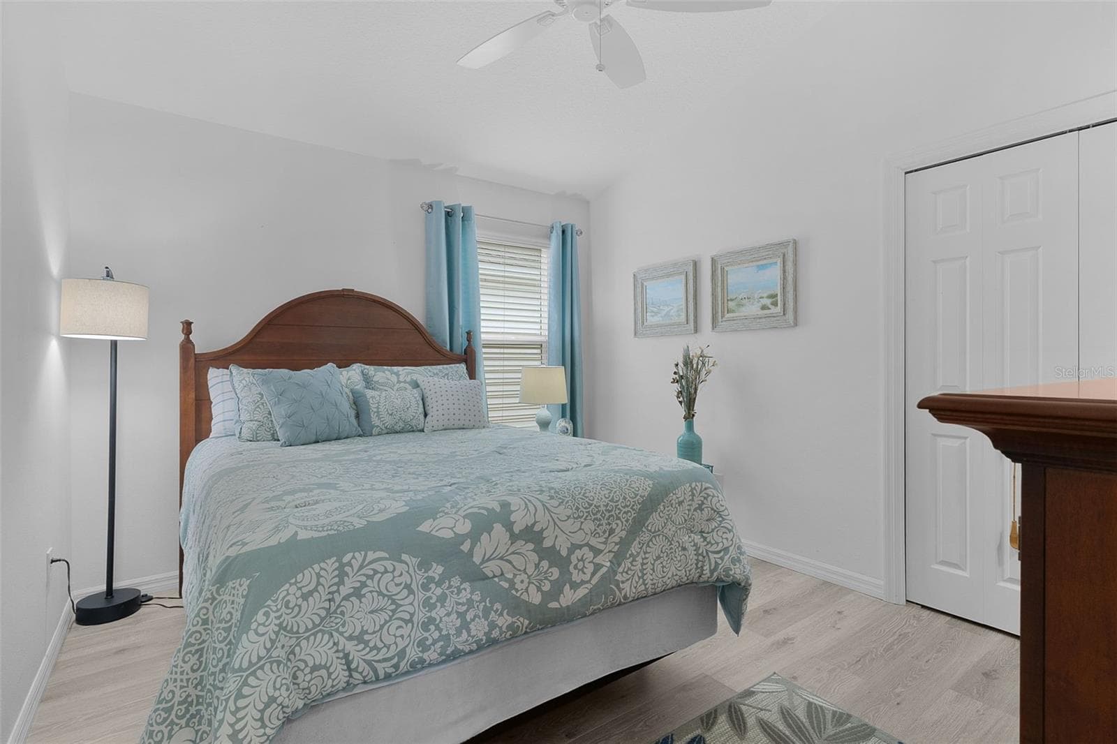 2nd guest bedroom, volume ceiling, closet & ceiling fan - 3144 ROBBS RD, THE VILLAGES