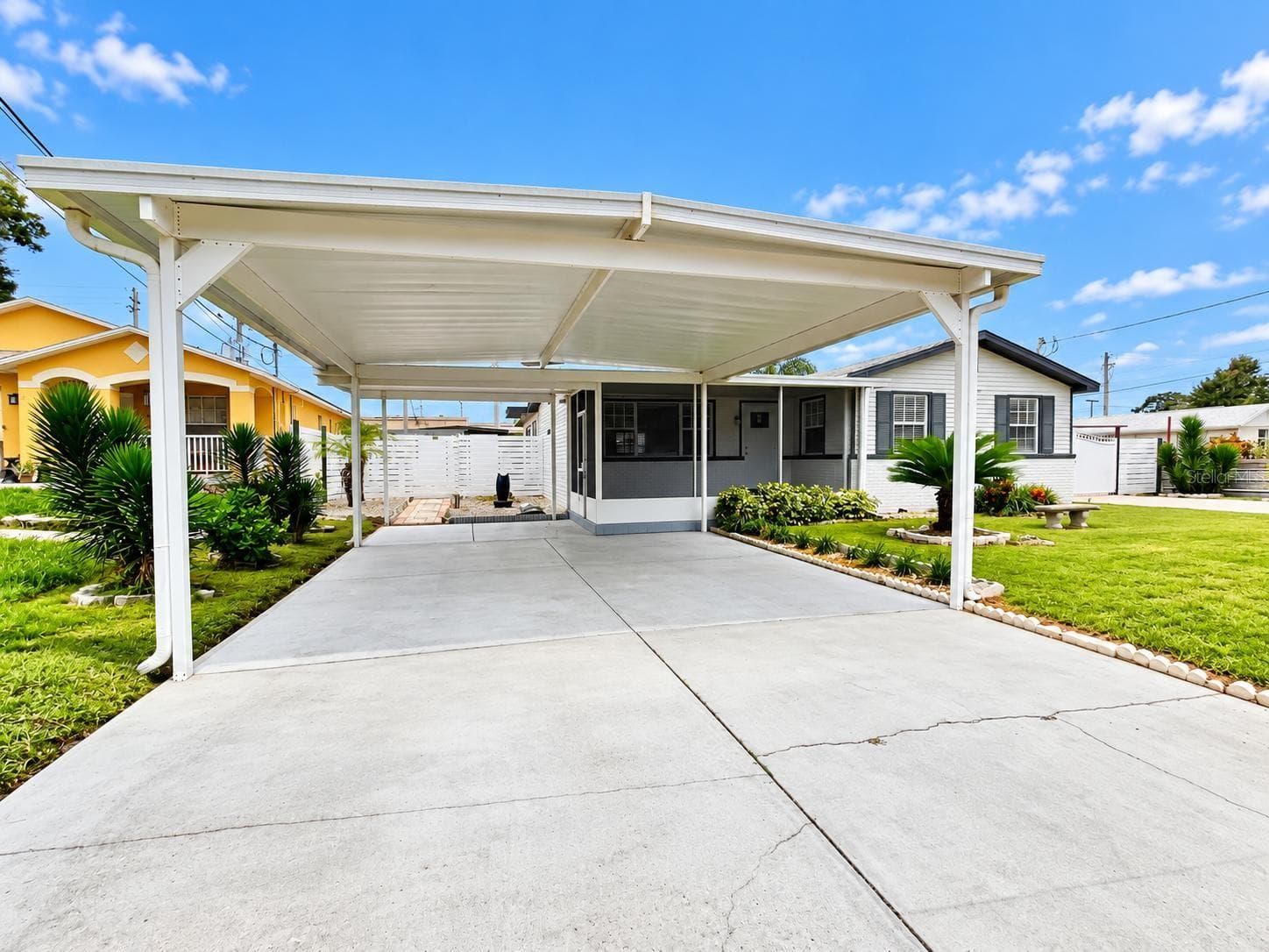 Single Family Residence at 8512 SUNBEAM LN, TAMPA, photo 5 of 54