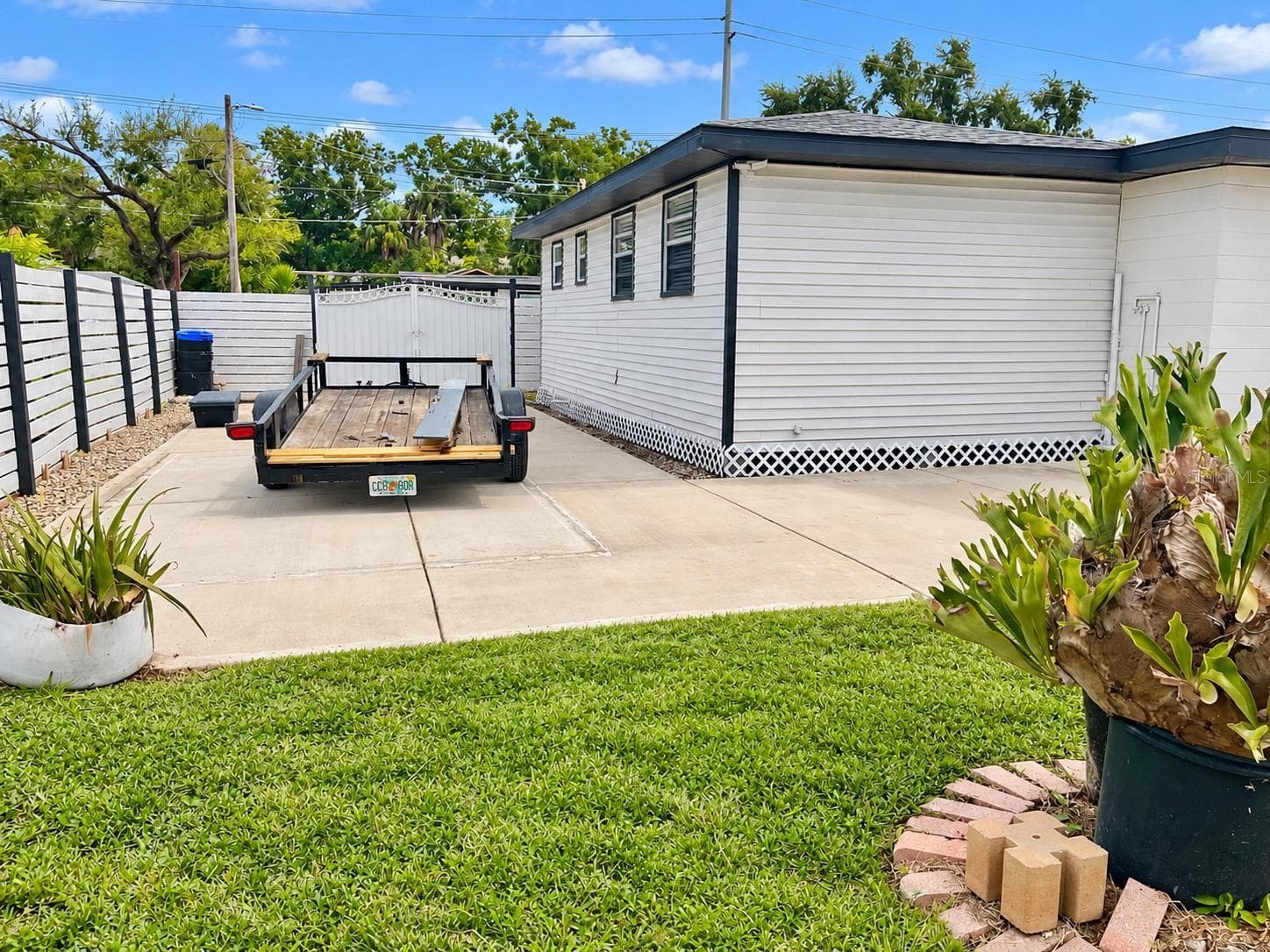 Single Family Residence at 8512 SUNBEAM LN, TAMPA, photo 40 of 54