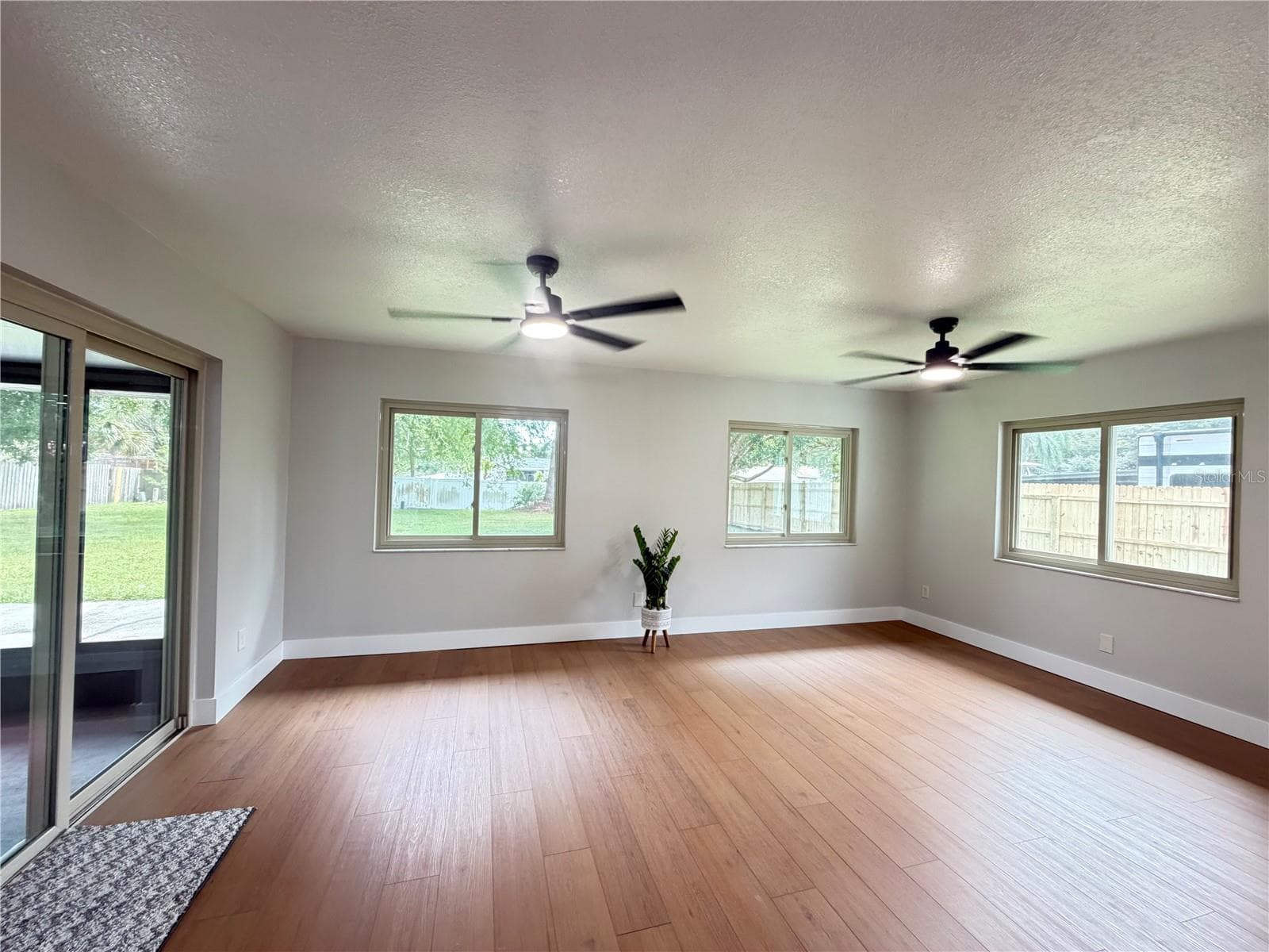 Single Family Residence at 3915 PORT SIMBOR AVE, ORLANDO, photo 9 of 36