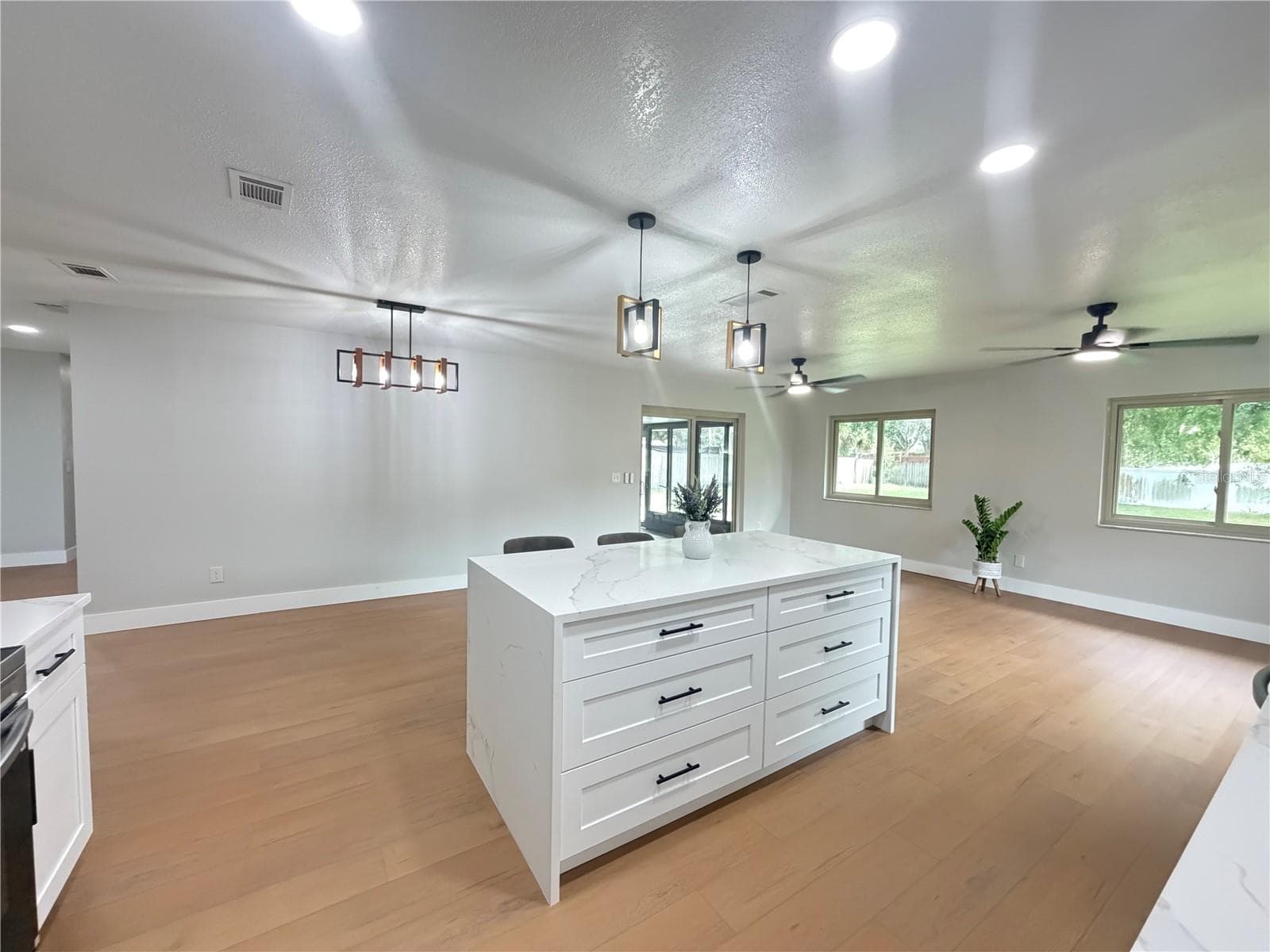 Single Family Residence at 3915 PORT SIMBOR AVE, ORLANDO, photo 14 of 36