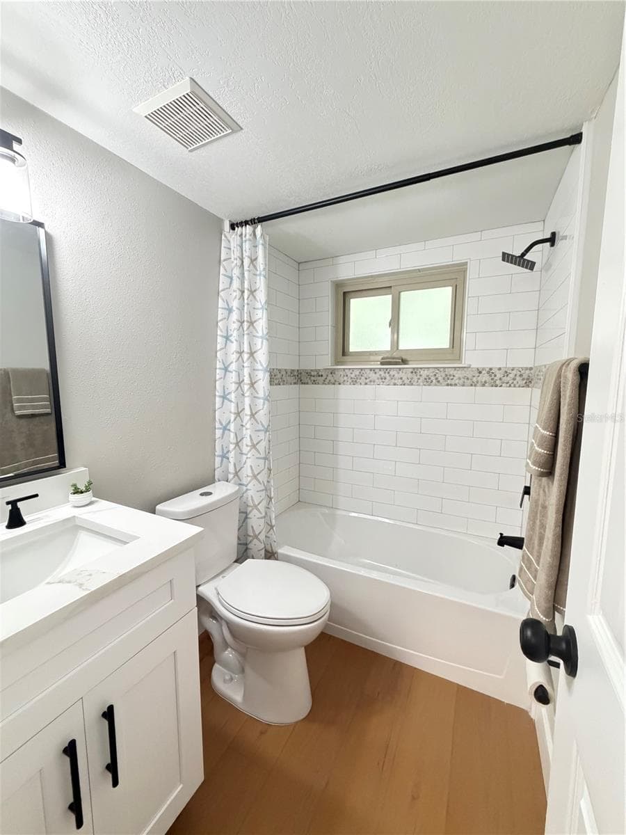 Guest Bath - 3915 PORT SIMBOR AVE, ORLANDO