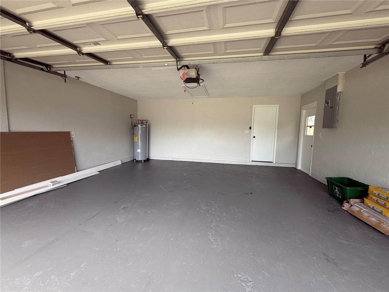 Clean Garage - 3915 PORT SIMBOR AVE, ORLANDO