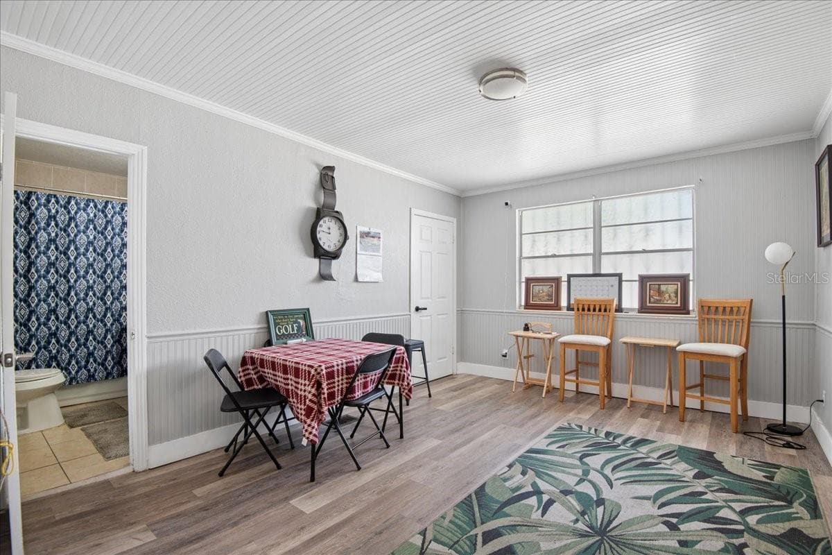 Single Family Residence at 3001 W CHESTNUT ST, TAMPA, photo 5 of 25