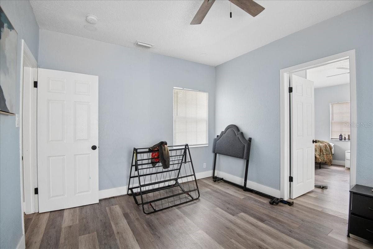 Single Family Residence at 3001 W CHESTNUT ST, TAMPA, photo 14 of 25