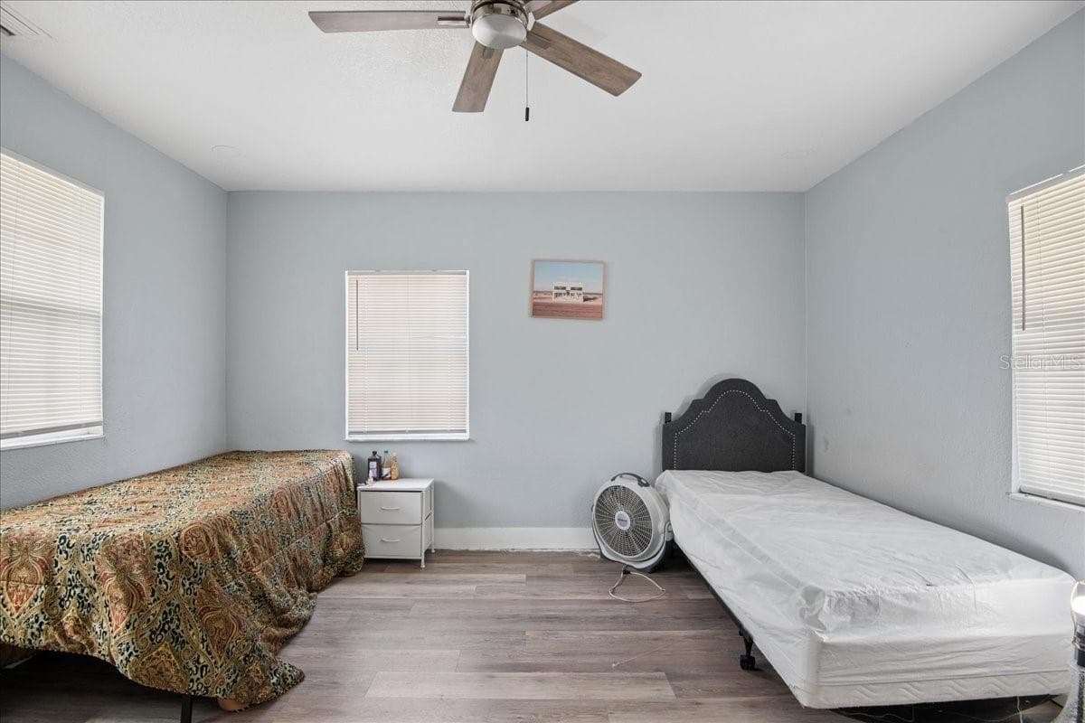 Single Family Residence at 3001 W CHESTNUT ST, TAMPA, photo 16 of 25