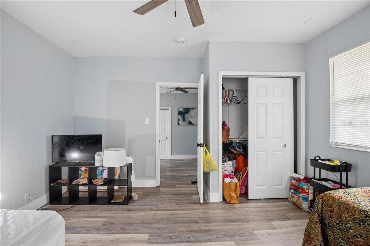 Single Family Residence at 3001 W CHESTNUT ST, TAMPA, photo 19 of 25
