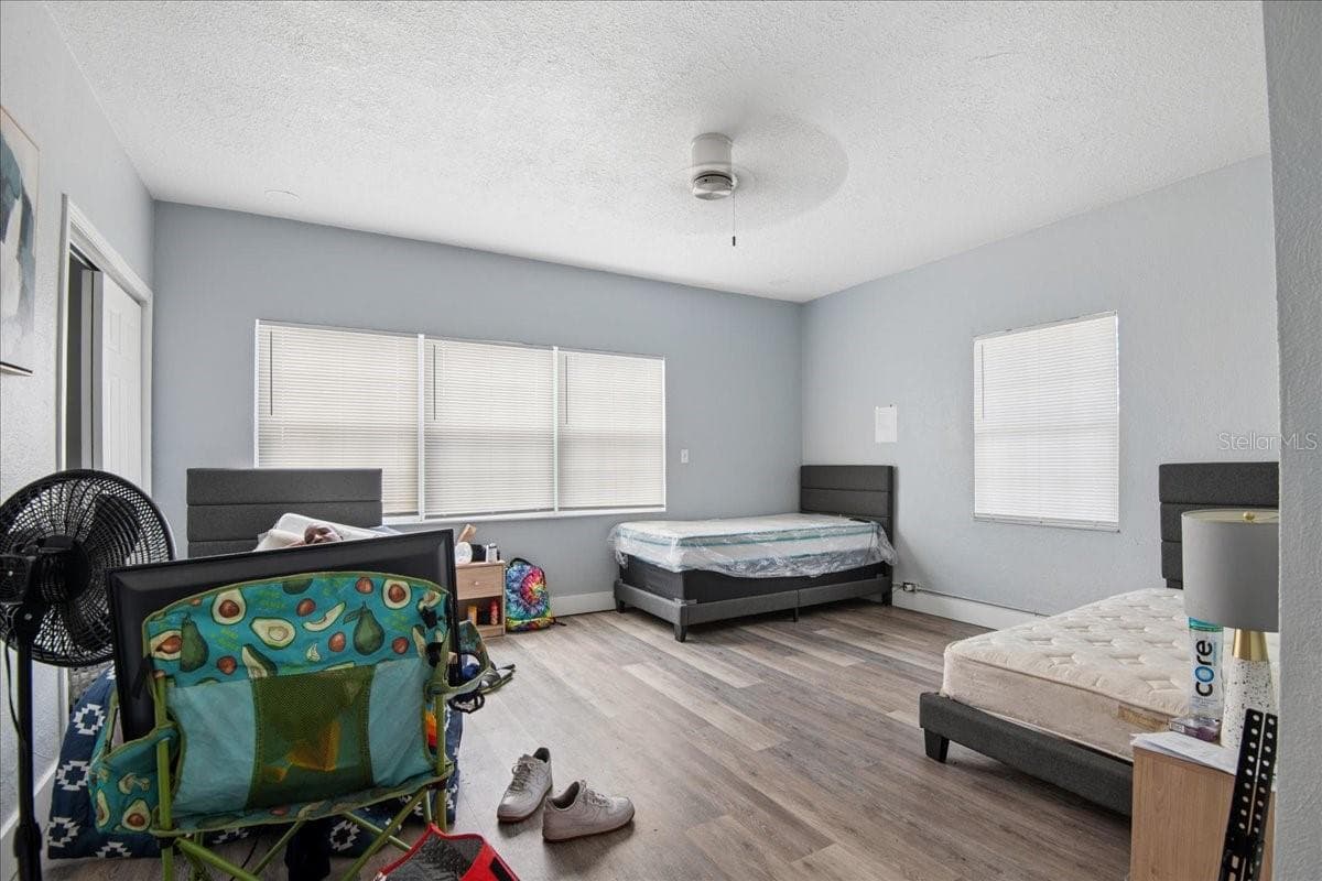 Single Family Residence at 3001 W CHESTNUT ST, TAMPA, photo 20 of 25