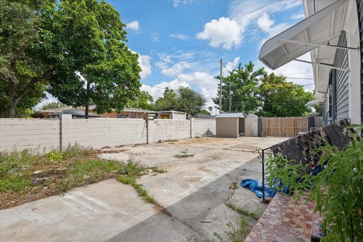Single Family Residence at 3001 W CHESTNUT ST, TAMPA, photo 24 of 25