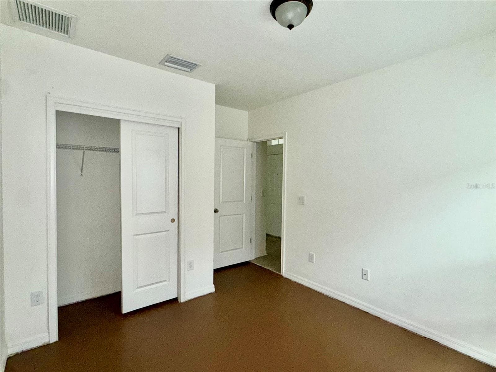 Middle bedroom - carpet was removed and floor was painted - 571 OLD WINDSOR WAY, SPRING HILL