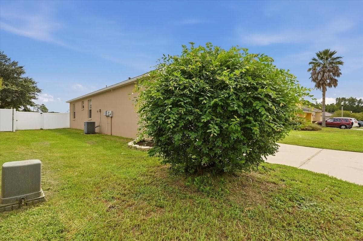 Single Family Residence at 5014 YELLOWTOP LOOP, LAKELAND, photo 43 of 46