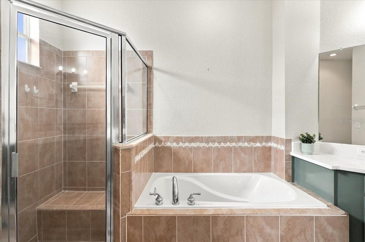 Primary Ensuite Bathroom - 5014 YELLOWTOP LOOP, LAKELAND