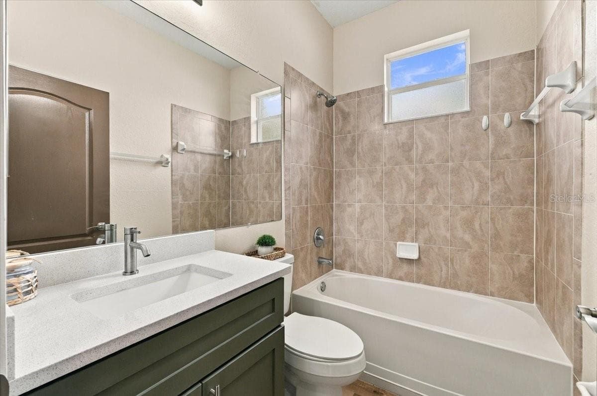 Spare Bathroom - 5014 YELLOWTOP LOOP, LAKELAND