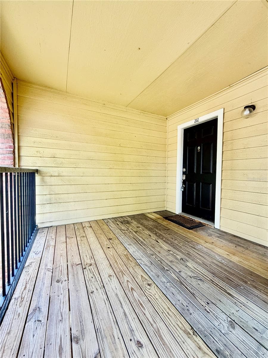 Condominium at 8643 MALLARD RESERVE DR #202, TAMPA, photo 3 of 41