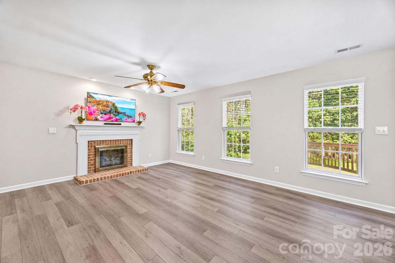 Single Family Residence at 13615 Edgetree Drive, Pineville, photo 9 of 42