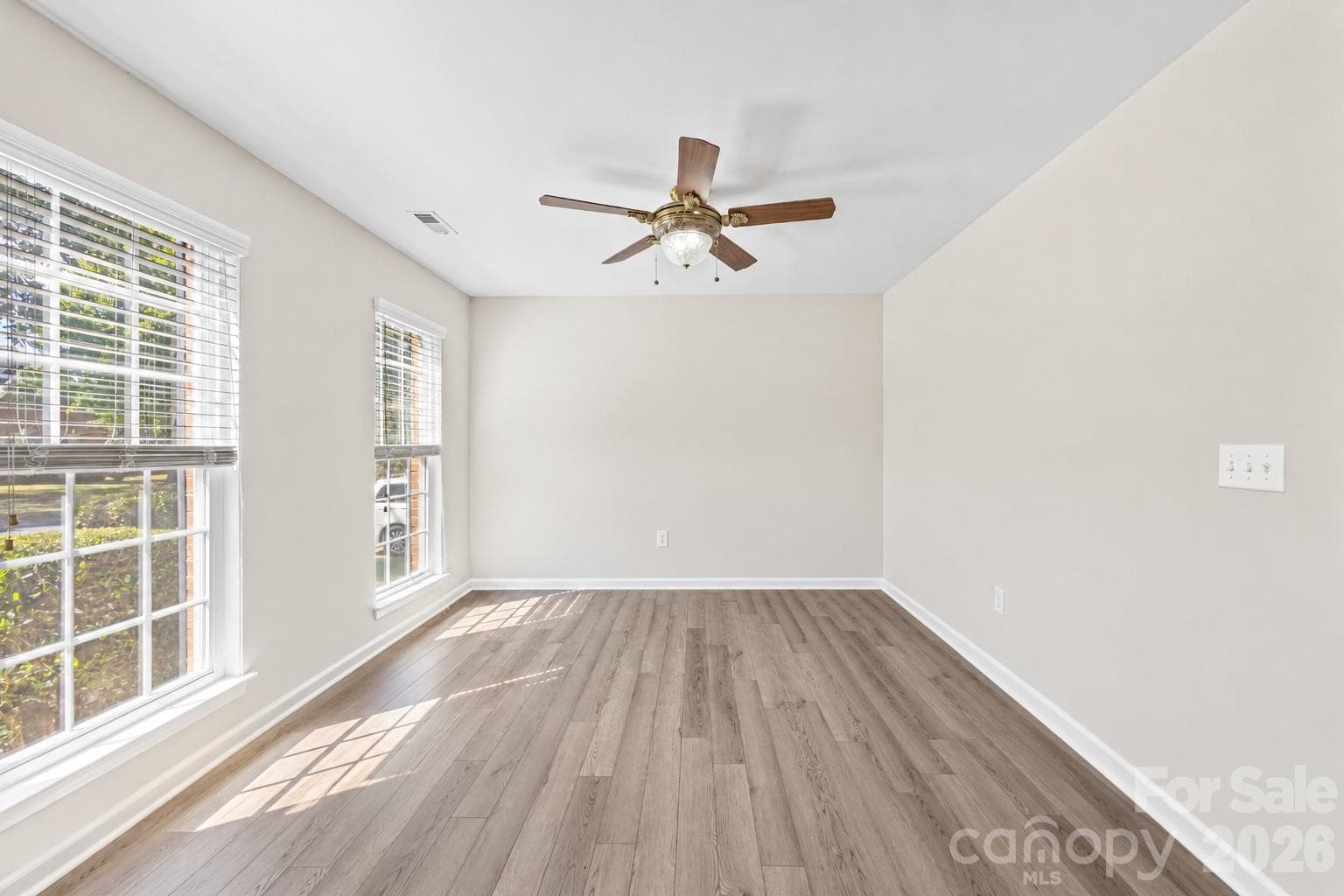 Single Family Residence at 13615 Edgetree Drive, Pineville, photo 11 of 42