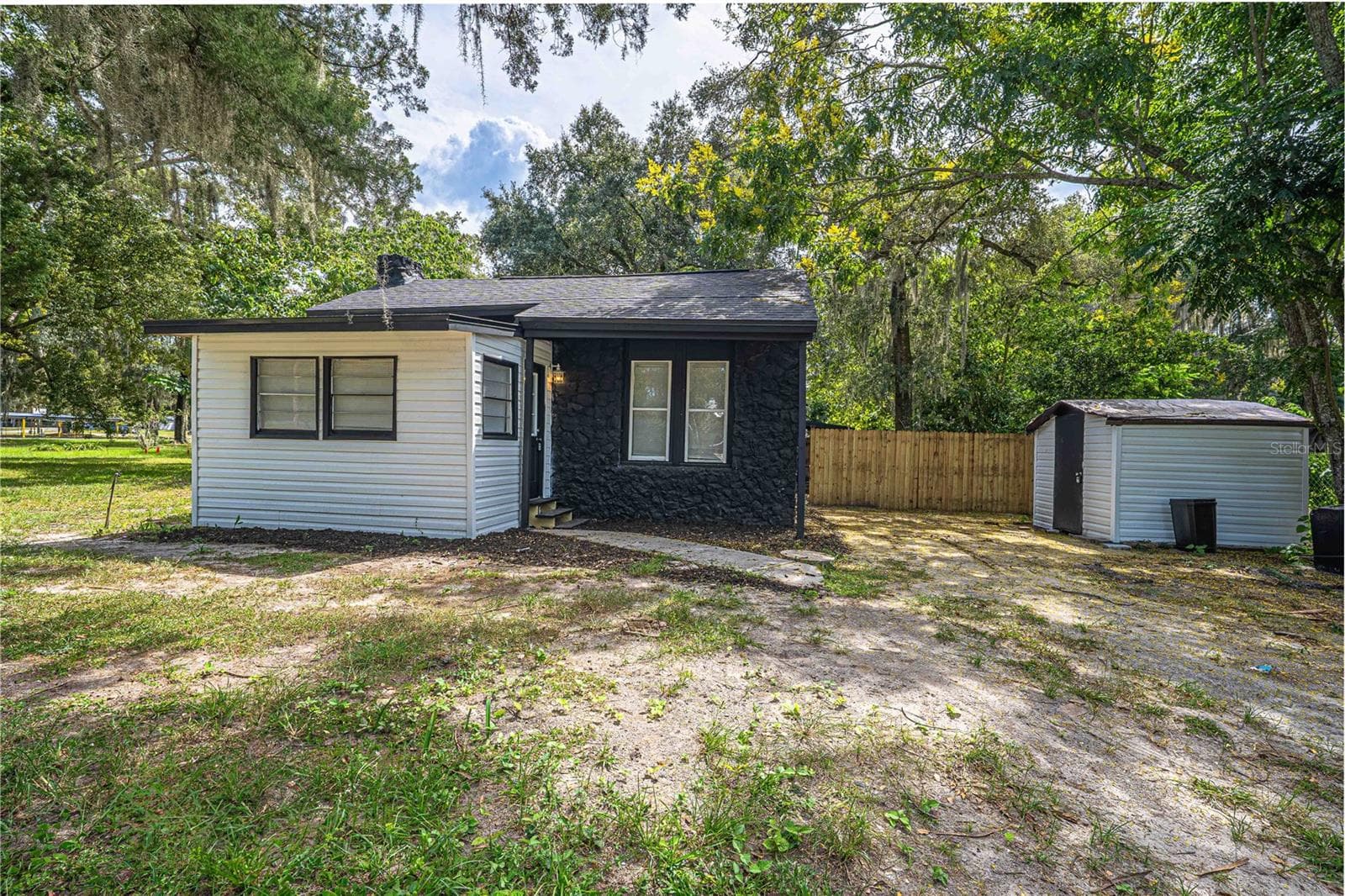 Single Family Residence at 2331 WESTSIDE DR, LEESBURG, photo 2 of 49
