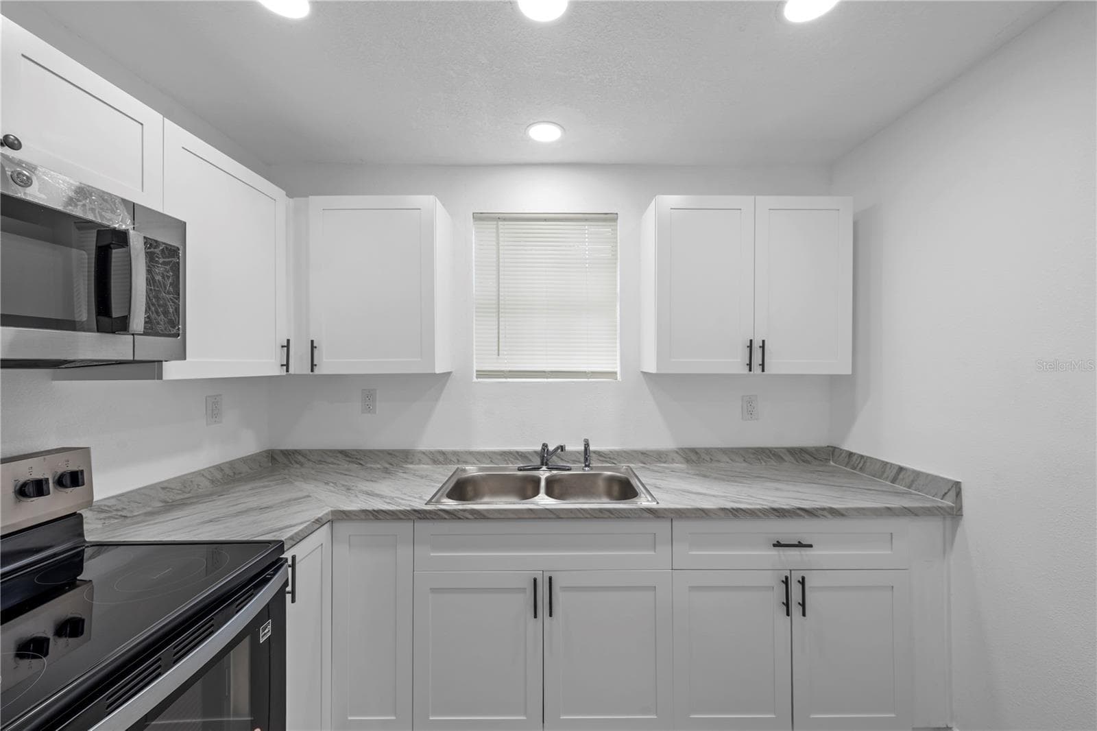 Single Family Residence at 2331 WESTSIDE DR, LEESBURG, photo 11 of 49