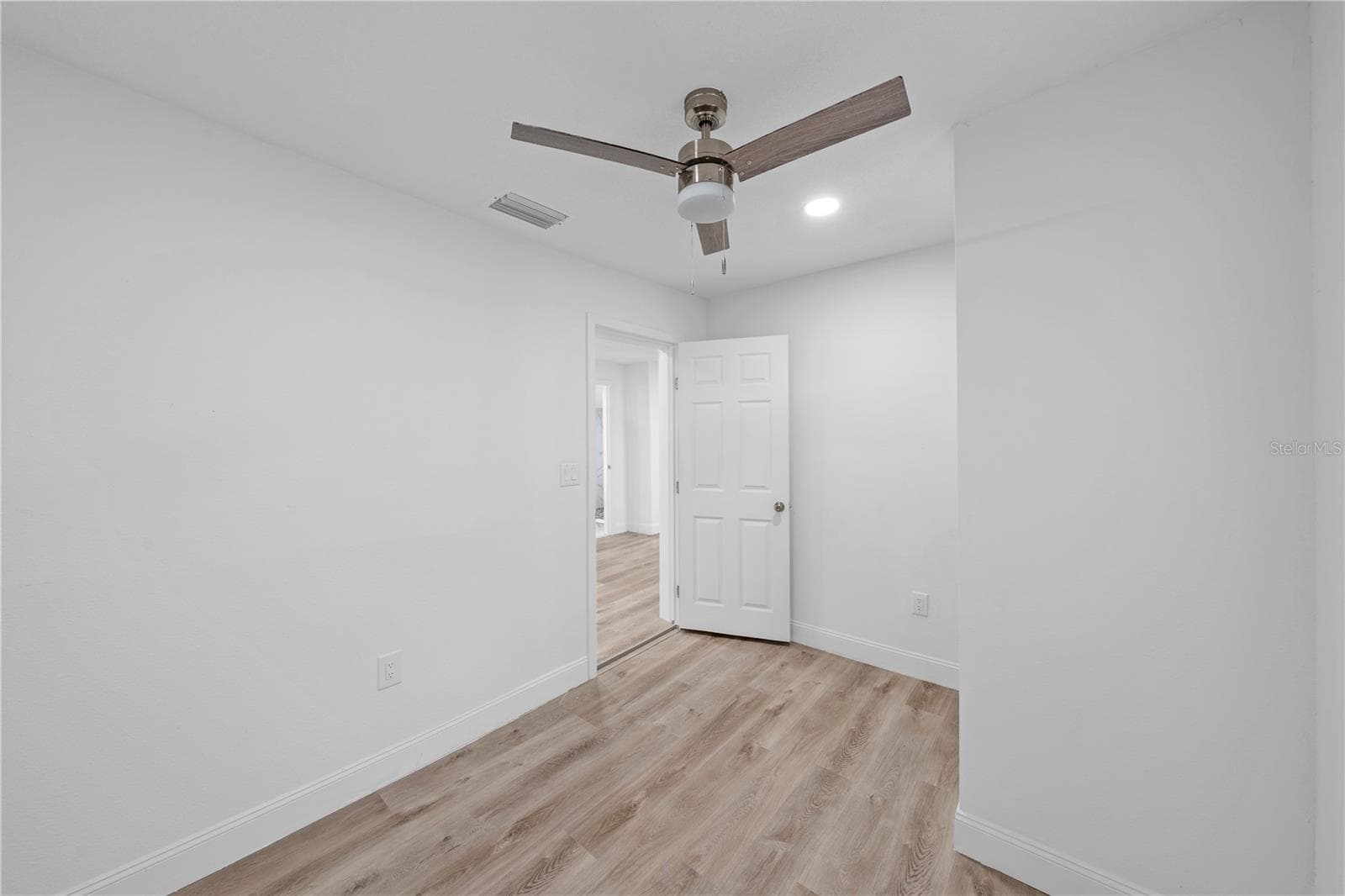 Single Family Residence at 2331 WESTSIDE DR, LEESBURG, photo 23 of 49
