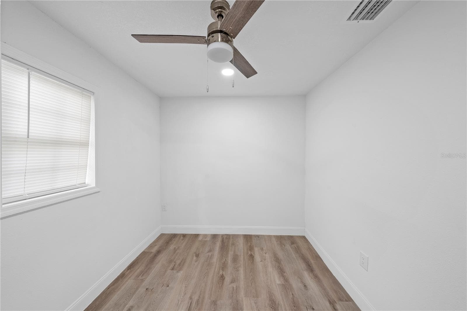 Single Family Residence at 2331 WESTSIDE DR, LEESBURG, photo 24 of 49