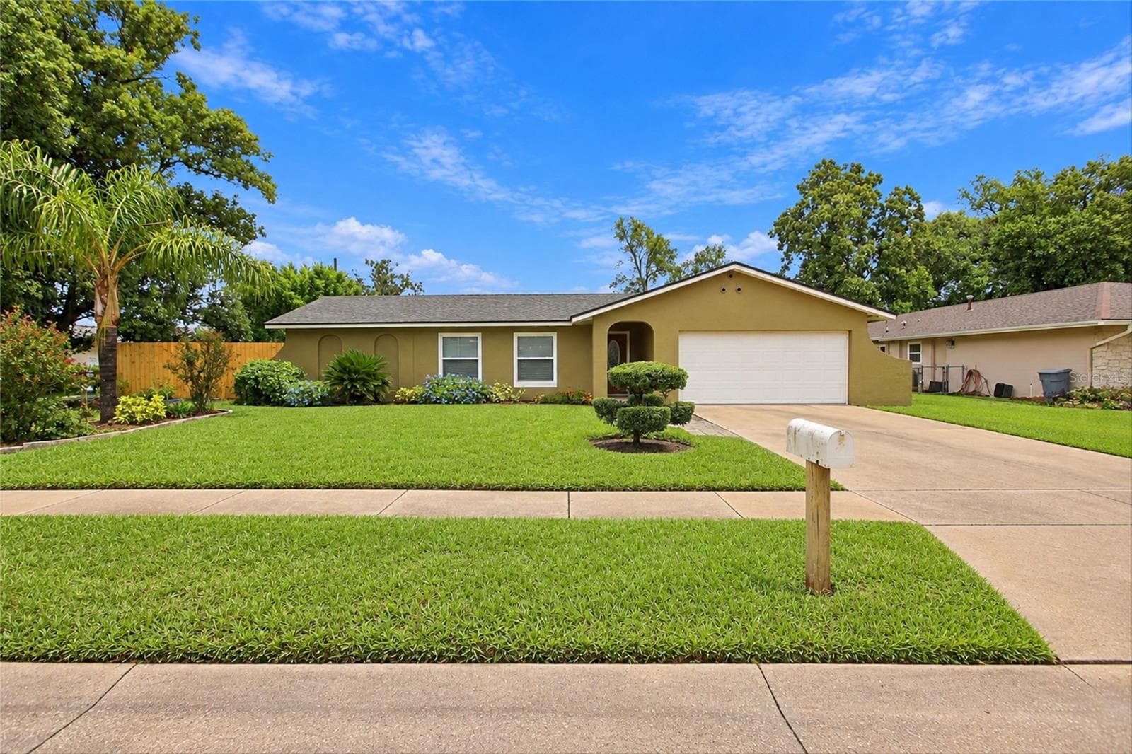 313 ROBIN HILL DR
