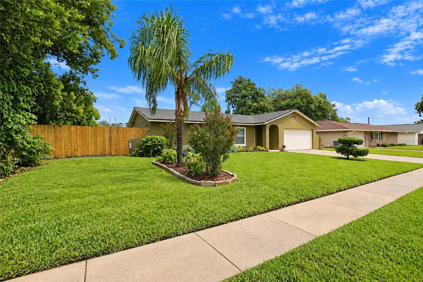 Single Family Residence at 313 ROBIN HILL DR, ALTAMONTE SPRINGS, photo 2 of 31
