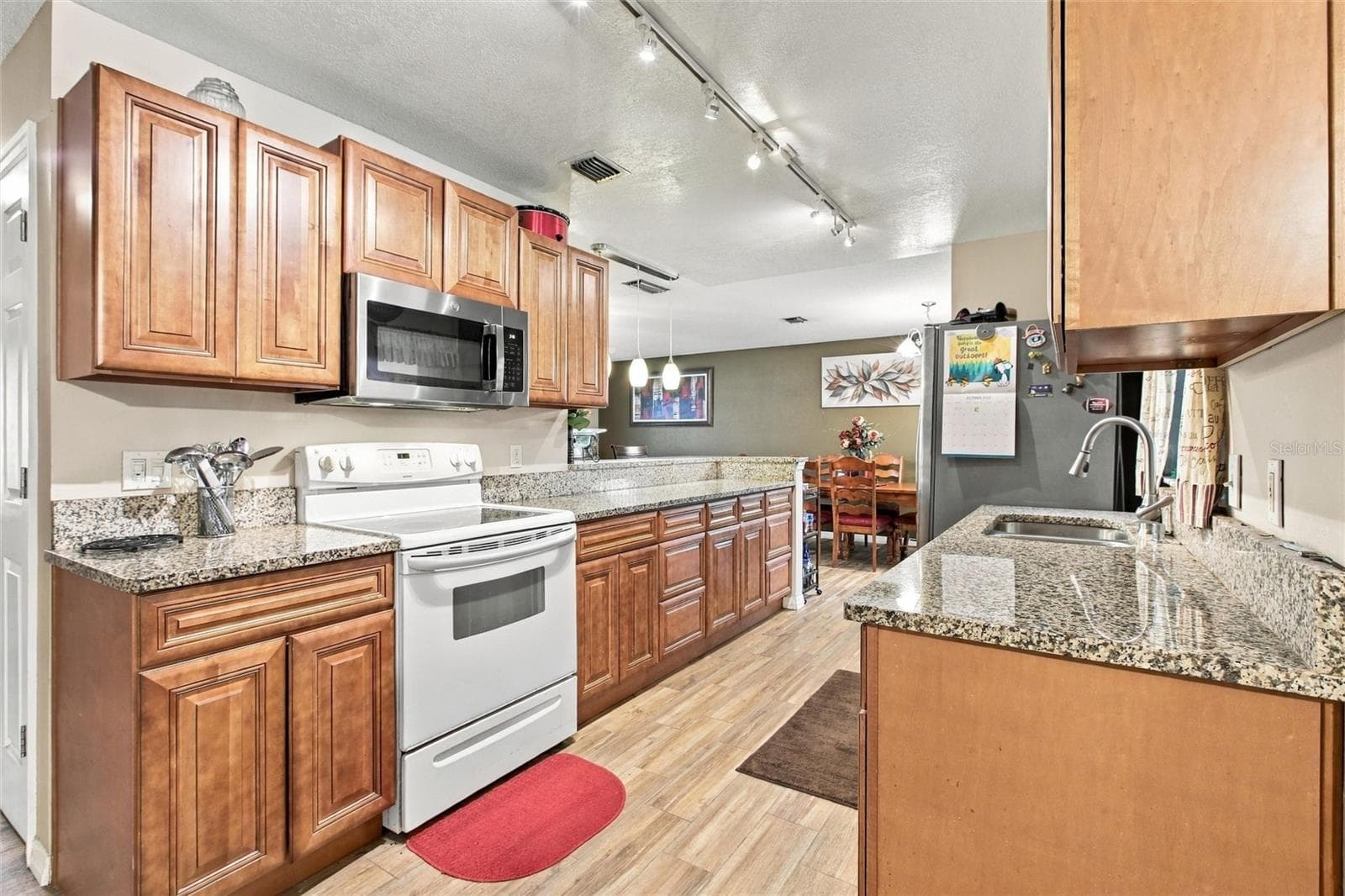 Single Family Residence at 313 ROBIN HILL DR, ALTAMONTE SPRINGS, photo 11 of 31