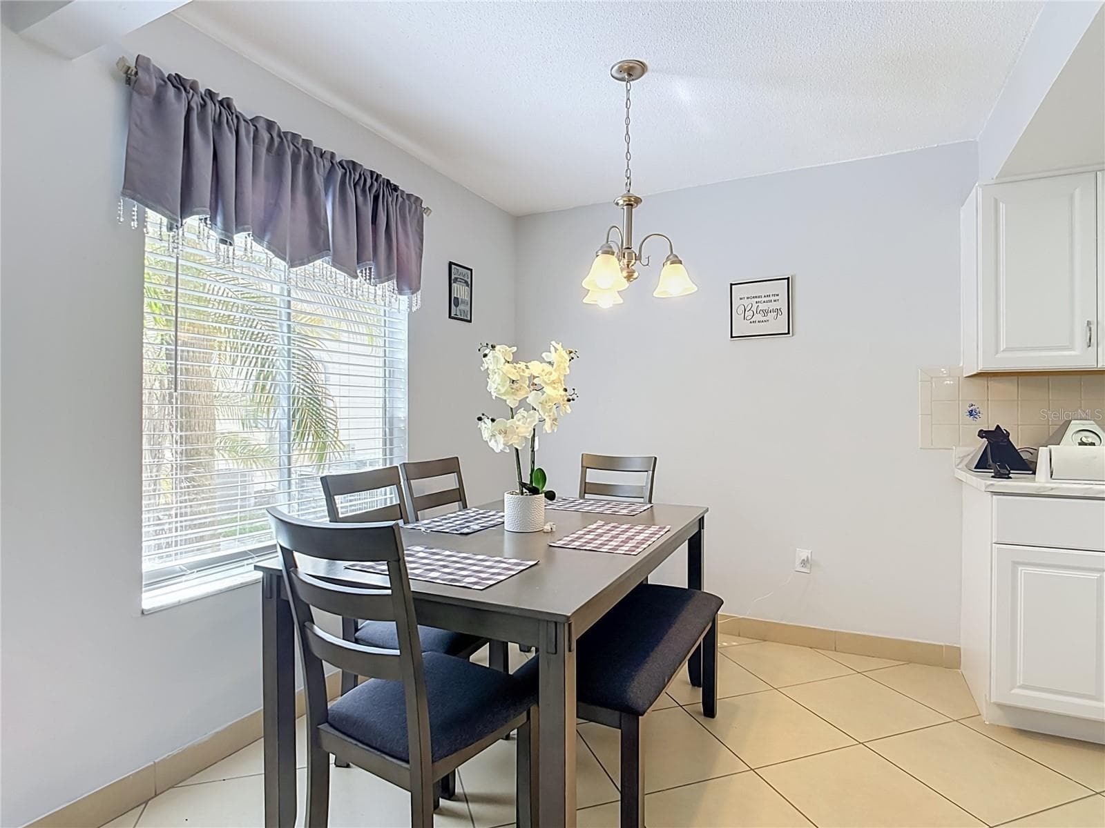 Bright dining space - 1106 SPRING MEADOW DR, KISSIMMEE
